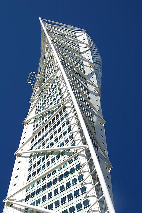 http://m6.i.pbase.com/o4/17/367817/1/65269596.dArClEhm.Malmatwistedtowerbuildingcopy.jpg