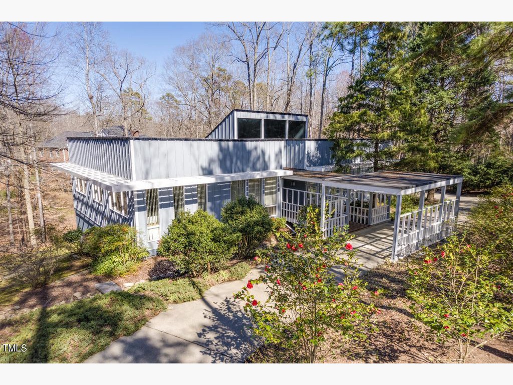 (1984) Classy in Croasdaile NC Modernist Houses For Sale/Rent