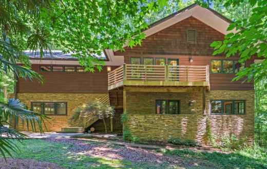 Wright-Inspired Treetop Custom Home