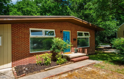 (1957) A Perfect MCM Rental Location