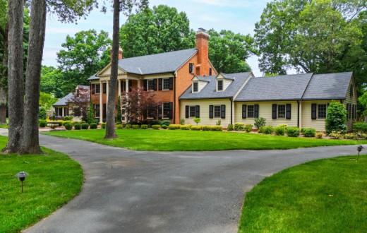 (1973) Georgian Estate by Two Luminaries