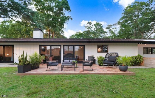 (1974) MCM Lakefront on Large Lot