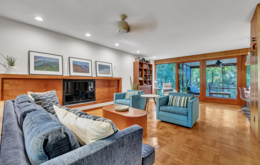 Small in Country Club Hills