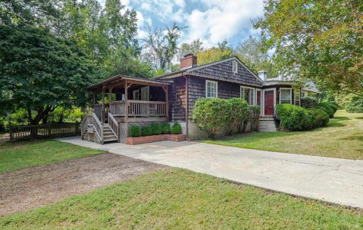 (1949) Lustron in Historic District