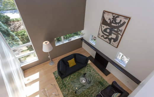 (2005) Award Winner In Watts Hillandale