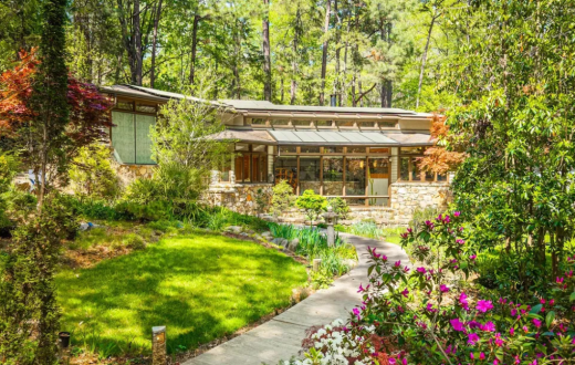 (1984) Unique on an Acre in CH's Heart