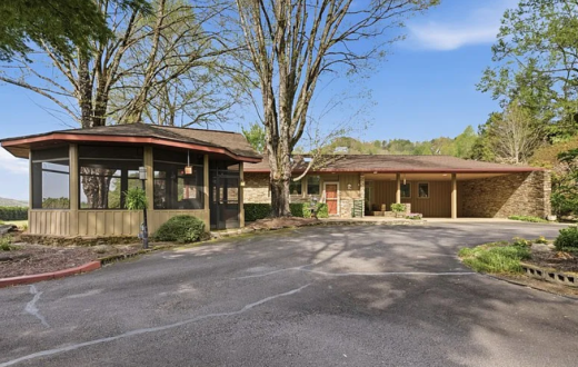 (1951) Legacy Property on 6 Acres