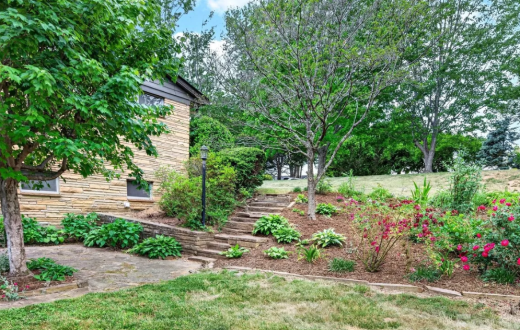 (1957) Large Corner Lot in Lakeview Park