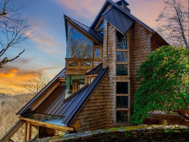 洋書 Mountain Houses 1985) Fox Den on Satulah Mountain – NC Modernist Houses For Sale/Rent